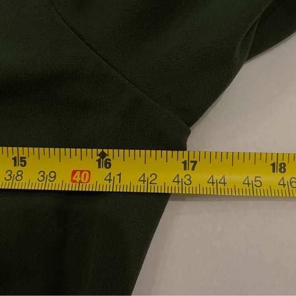 Athleta Transcend Wrap Top Large Green Athleisure Work Out Exercise Casual Yoga - Picture 11 of 12